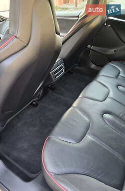 Лифтбек Tesla Model S 2013 в 