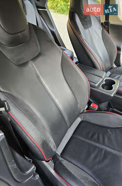 Лифтбек Tesla Model S 2013 в 