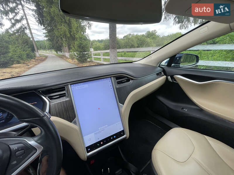 Лифтбек Tesla Model S 2013 в Любаре