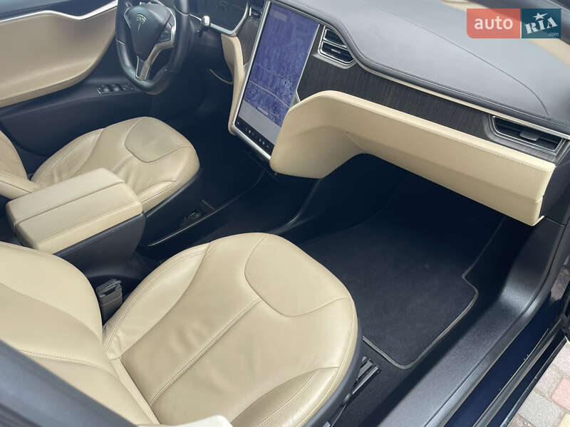 Лифтбек Tesla Model S 2013 в Любаре
