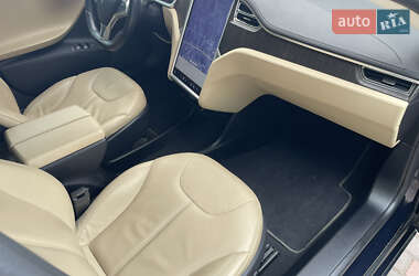 Ліфтбек Tesla Model S 2013 в 