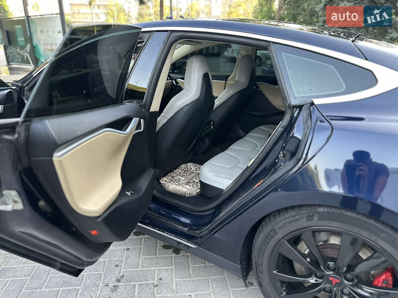 Ліфтбек Tesla Model S 2014 в Запоріжжі