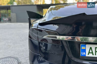 Ліфтбек Tesla Model S 2014 в 