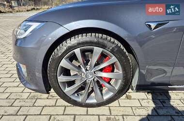 Лифтбек Tesla Model S 2019 в Львове