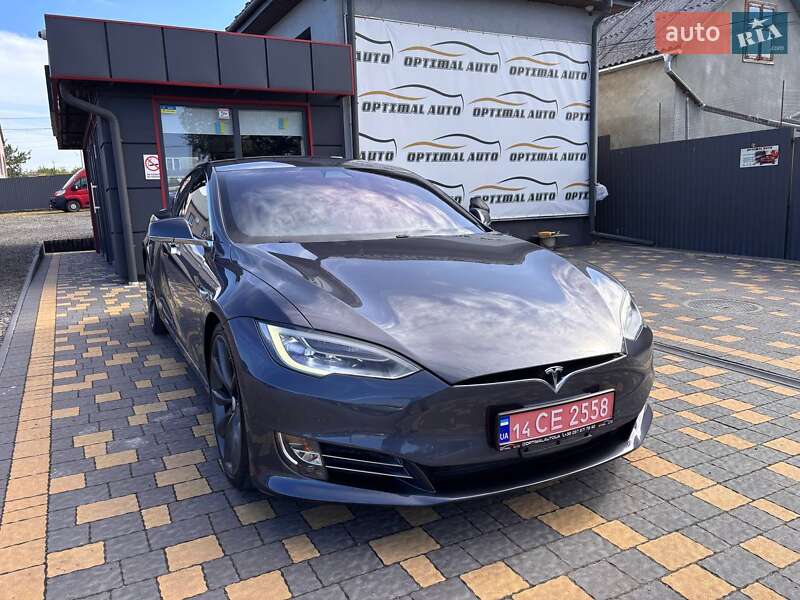 Ліфтбек Tesla Model S 2017 в Львові