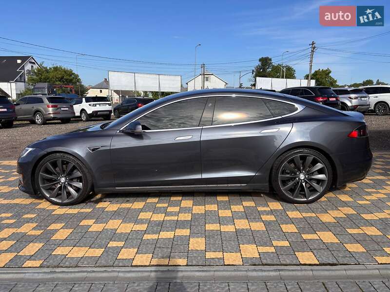 Ліфтбек Tesla Model S 2017 в Львові