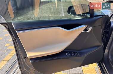 Ліфтбек Tesla Model S 2017 в 