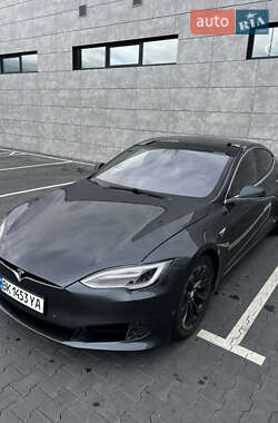 Лифтбек Tesla Model S 2016 в 