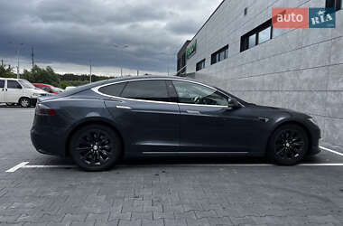 Лифтбек Tesla Model S 2016 в 