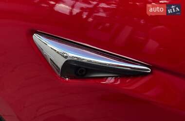Ліфтбек Tesla Model S 2019 в 