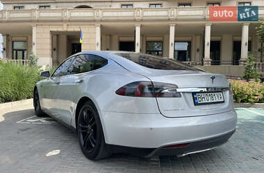 Ліфтбек Tesla Model S 2014 в 