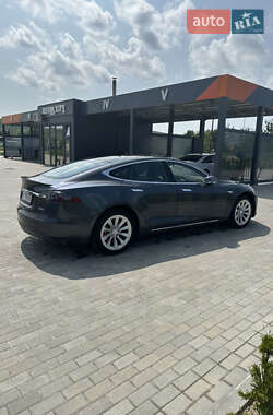 Лифтбек Tesla Model S 2015 в 