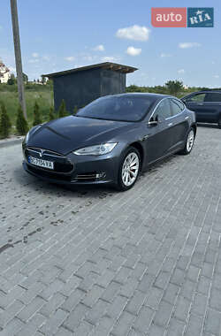 Лифтбек Tesla Model S 2015 в 