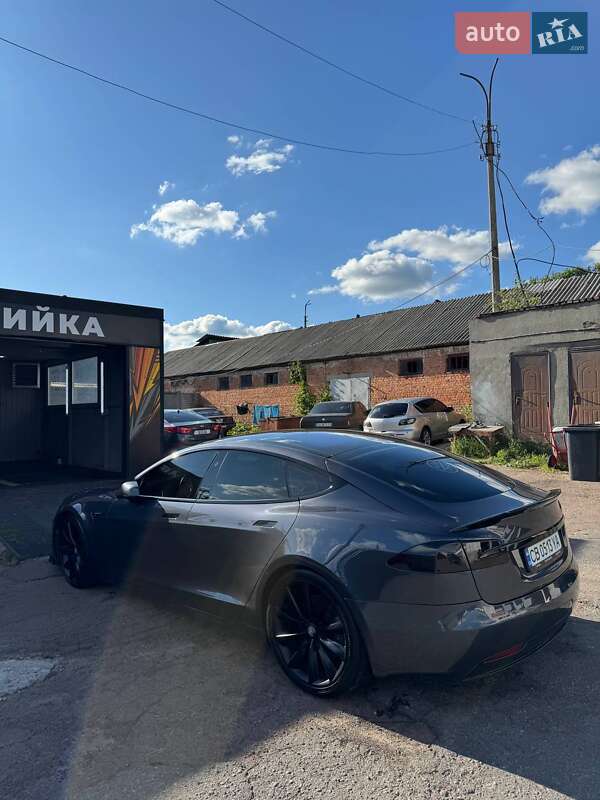 Лифтбек Tesla Model S 2018 в Чернигове