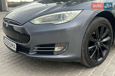 Лифтбек Tesla Model S 2013 в 