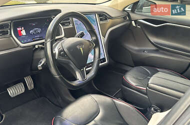 Лифтбек Tesla Model S 2013 в 