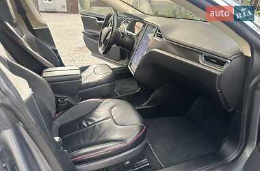 Лифтбек Tesla Model S 2013 в 