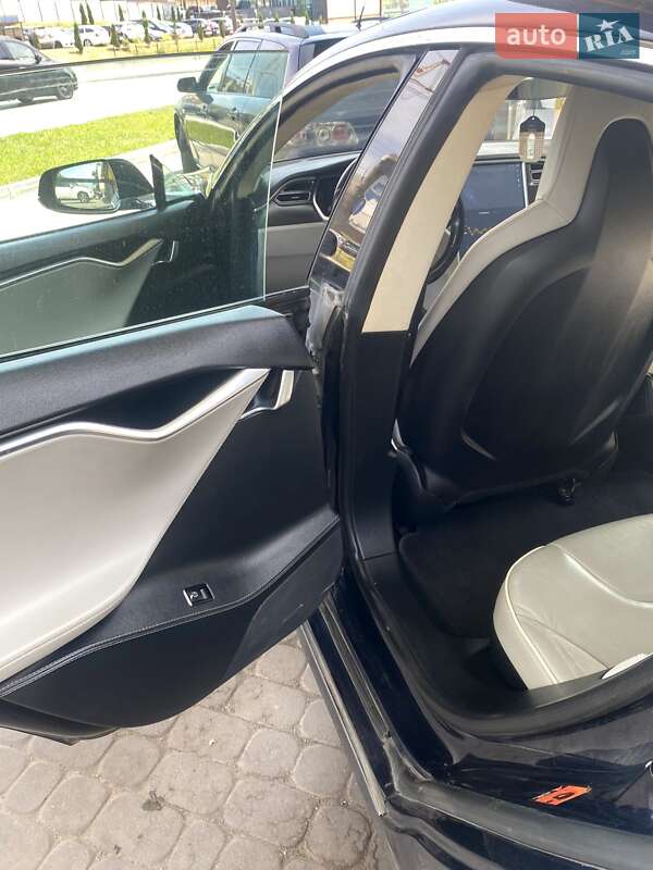 Лифтбек Tesla Model S 2014 в Тернополе