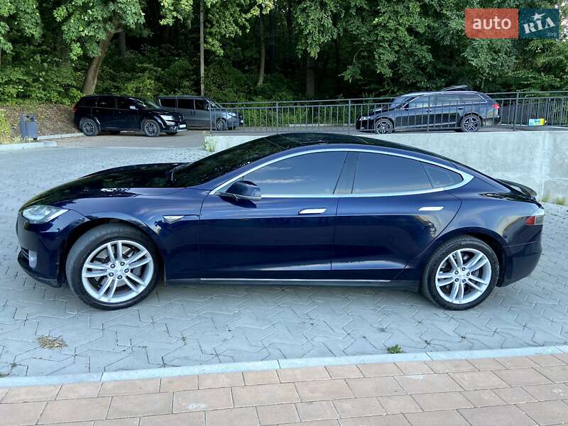 Лифтбек Tesla Model S 2014 в Тернополе