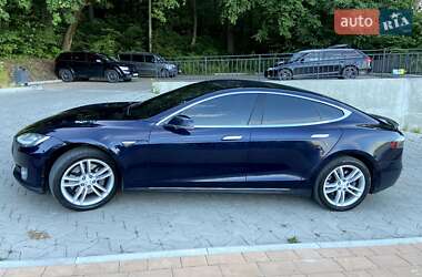 Лифтбек Tesla Model S 2014 в 