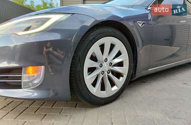 Лифтбек Tesla Model S 2016 в 