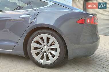 Лифтбек Tesla Model S 2016 в 