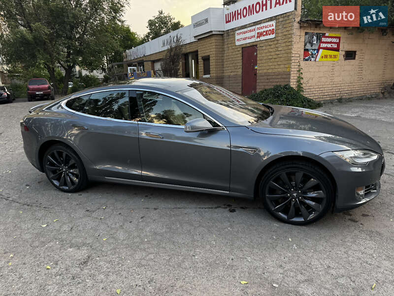 Лифтбек Tesla Model S 2014 в Днепре фото 5 Лифтбек Tesla Model S 2014 в Днепре