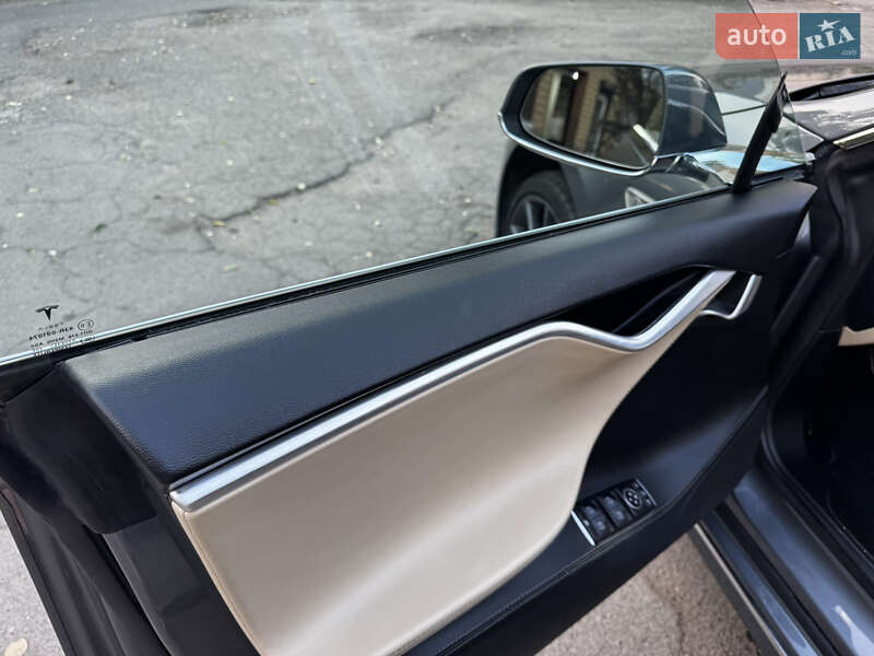 Лифтбек Tesla Model S 2014 в Днепре фото 14 Лифтбек Tesla Model S 2014 в Днепре