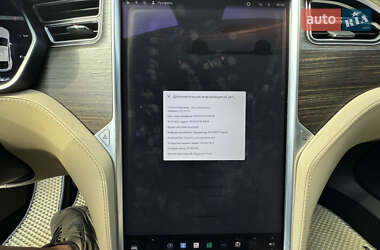 Лифтбек Tesla Model S 2016 в 