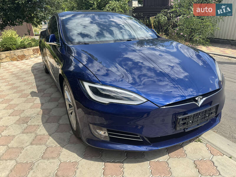 Лифтбек Tesla Model S 2017 в Одессе