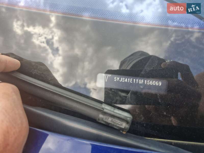 Лифтбек Tesla Model S 2016 в Киеве