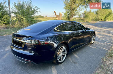 Лифтбек Tesla Model S 2013 в 