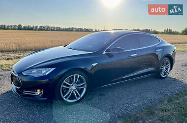 Лифтбек Tesla Model S 2013 в 