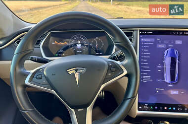 Лифтбек Tesla Model S 2013 в 