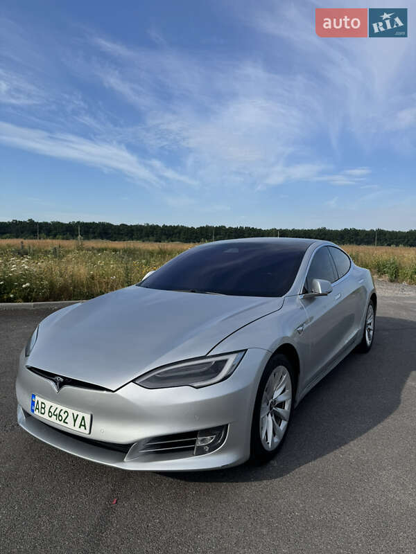 Tesla Model S 2018