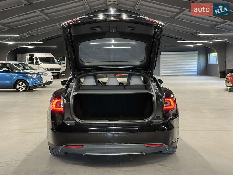Лифтбек Tesla Model S 2016 в Владимире