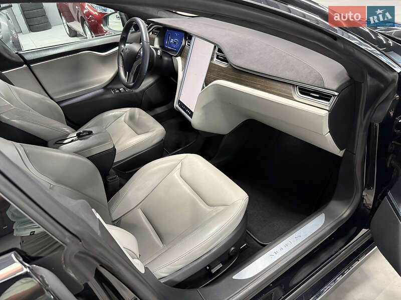 Лифтбек Tesla Model S 2016 в Владимире