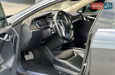 Лифтбек Tesla Model S 2016 в 