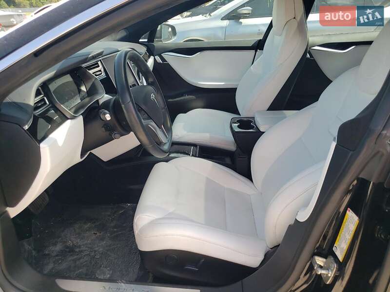 Лифтбек Tesla Model S 2017 в Полтаве