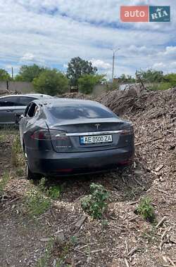 Ліфтбек Tesla Model S 2016 в Дніпрі