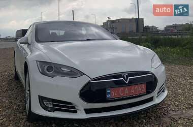 Лифтбек Tesla Model S 2015 в Львове