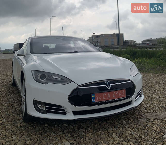 Лифтбек Tesla Model S 2015 в Львове фото 8 Лифтбек Tesla Model S 2015 в Львове