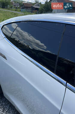 Лифтбек Tesla Model S 2013 в 