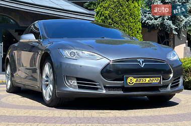Ліфтбек Tesla Model S 2014 в Львові