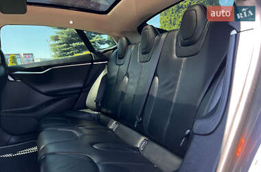 Лифтбек Tesla Model S 2014 в 