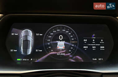 Лифтбек Tesla Model S 2014 в 