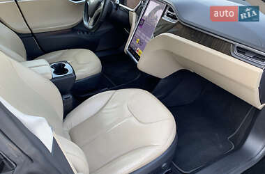 Лифтбек Tesla Model S 2013 в 