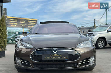 Лифтбек Tesla Model S 2013 в 