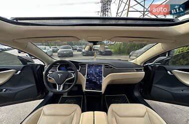 Лифтбек Tesla Model S 2013 в 