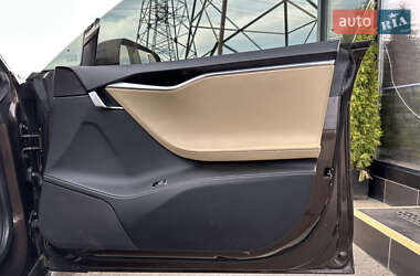 Лифтбек Tesla Model S 2013 в 